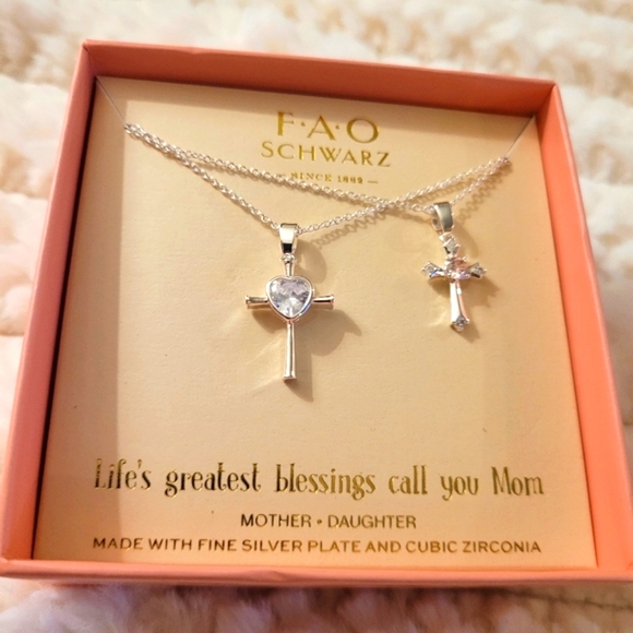FAO Schwarz Silver Mother-Daughter Necklace Set - Picture 6 of 11